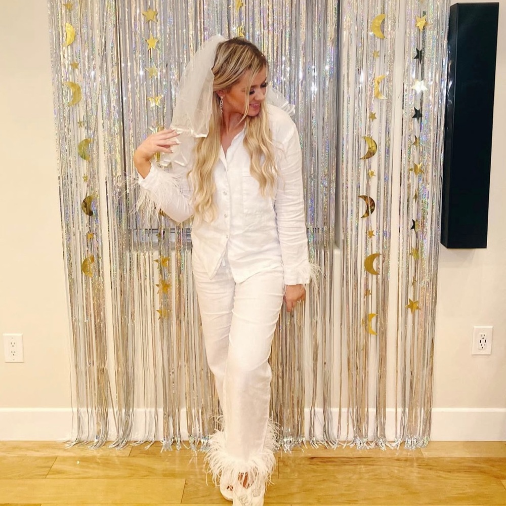 The Robe White Feather Pajamas